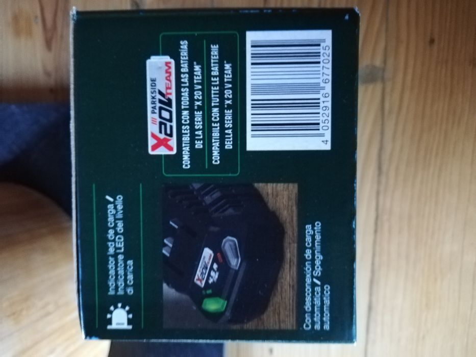 Carregador Parkside 20V 4,5A novo