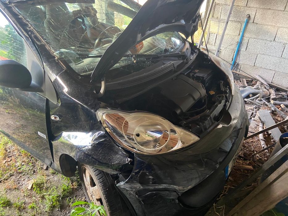 Carro Peugeot acidentado