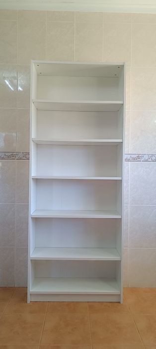 Estante branca IKEA