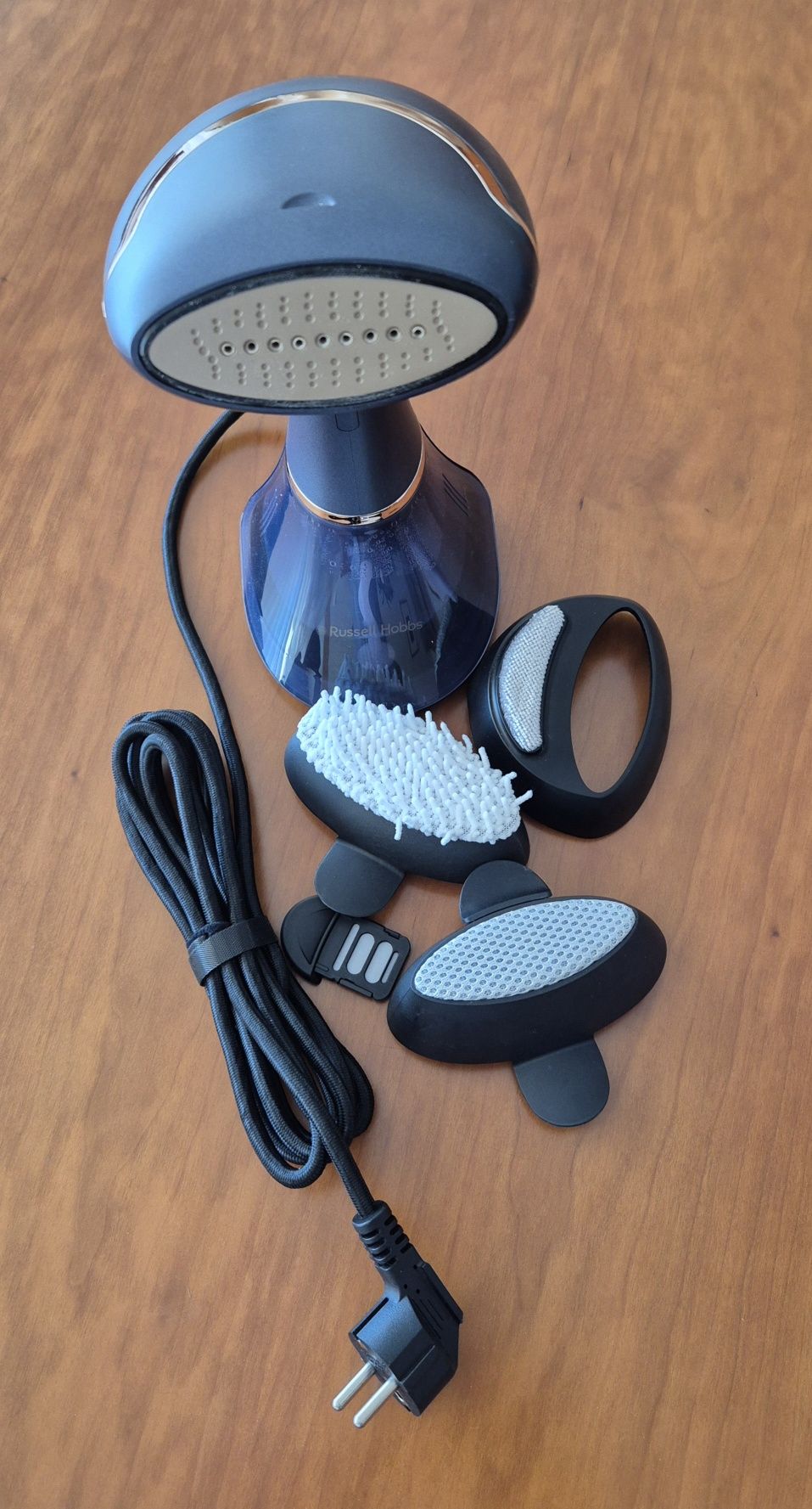 Ferro a vapor vertical Russell Hobbs