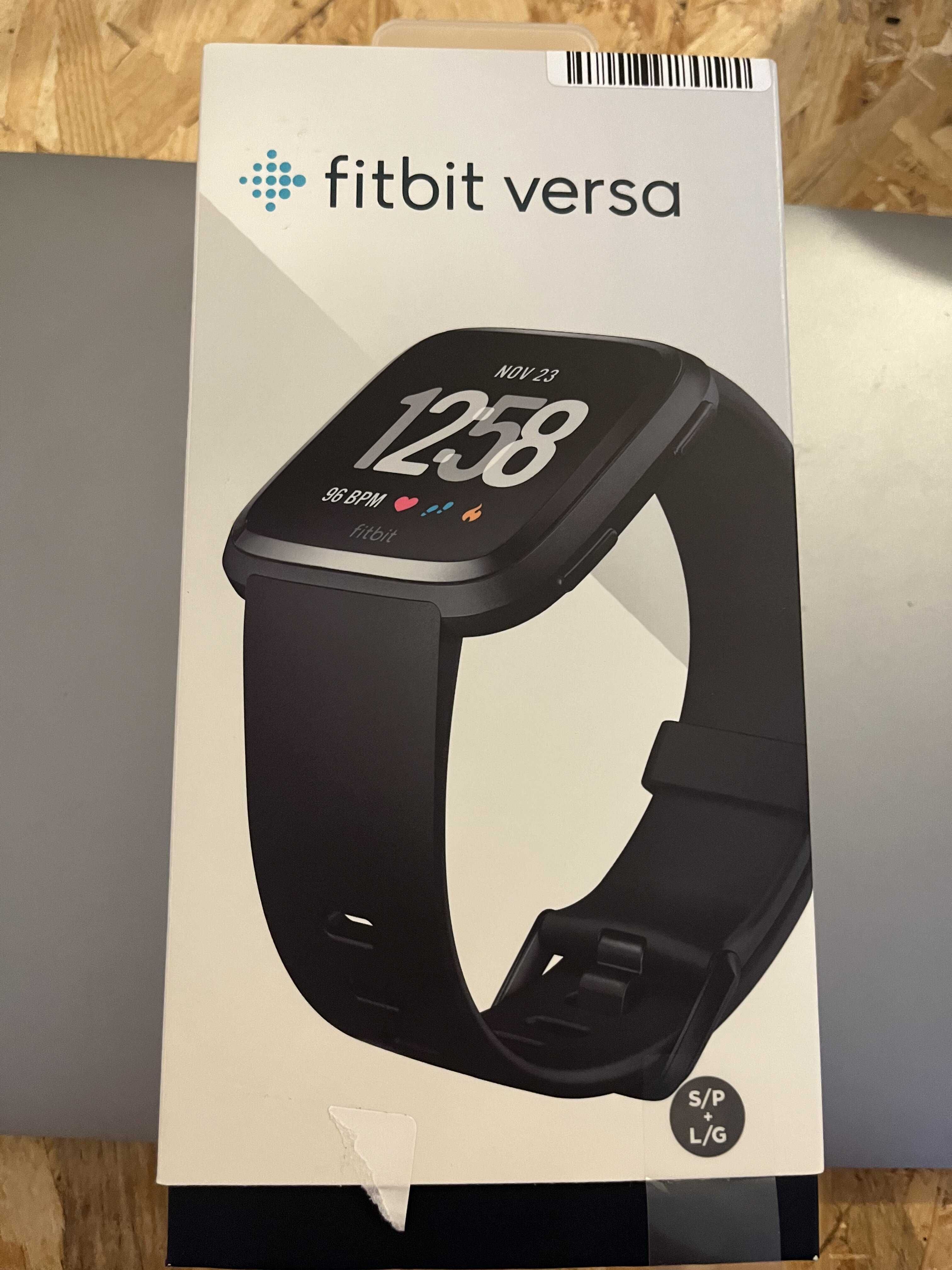 Терміново Смарт-годинник Fitbit Versa Black