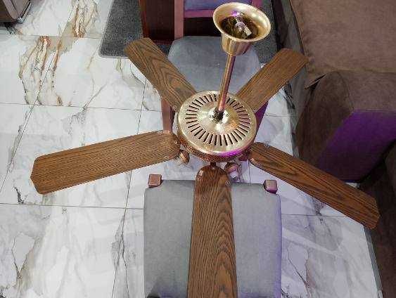 Sprzedam żyrandol z funkcją chłodzenia oraz lampy