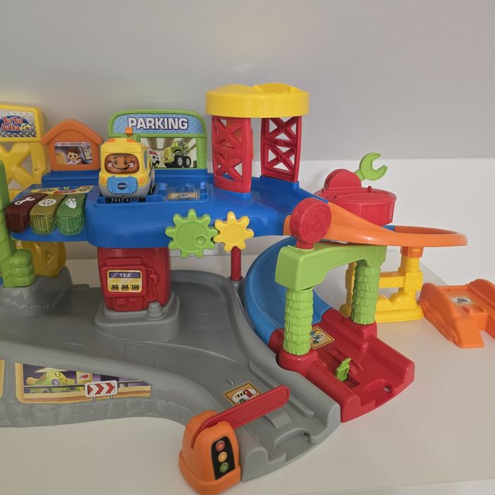 garaż vtech tut tut dla dziecka kompletny