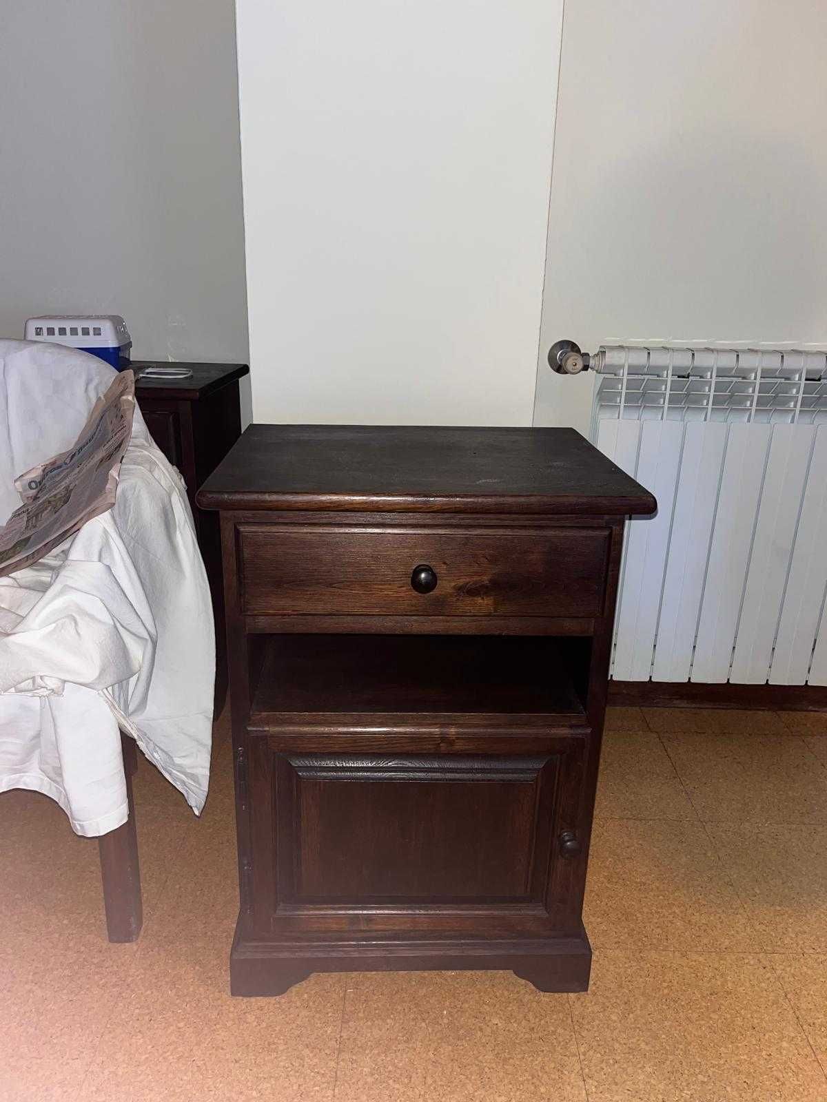 Conjunto de 2 mesas de cabeceira