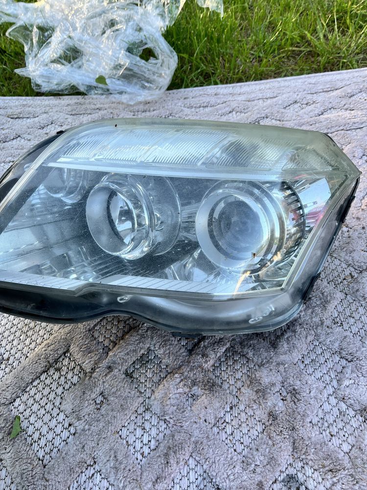 Lampa przód lewa MERCEDESA GLK X 204,