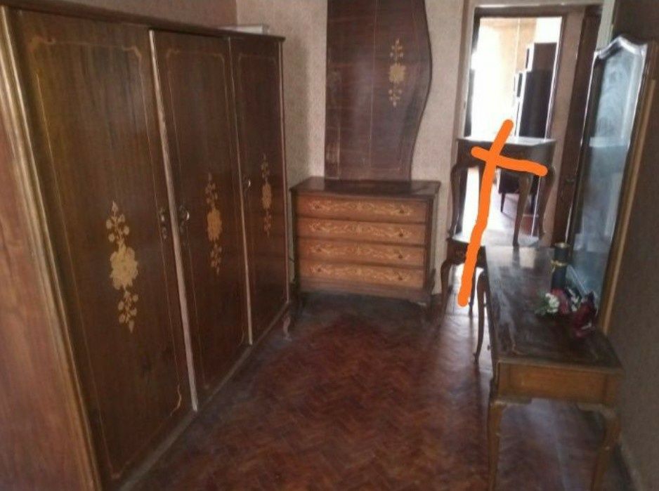 Тумбы винтаж.Комод. Трюмо.Кровать панцирная. Вешалка.Стул раскладной.