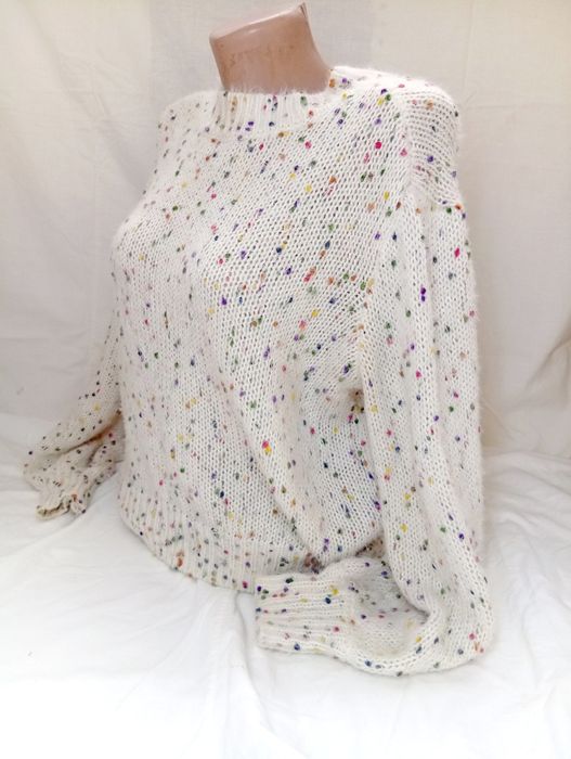 Ніжний та теплий  светр