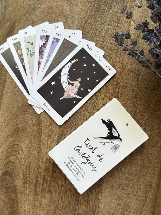 НОВА колода карт таро Tarot de Carlotydes