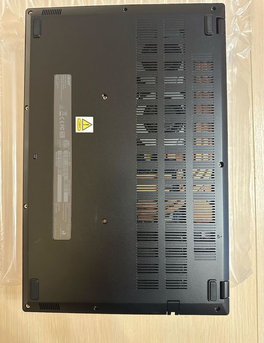 Acer NitroV15 15.6  i9-13900H 16/1TB RTX4060 180Hz