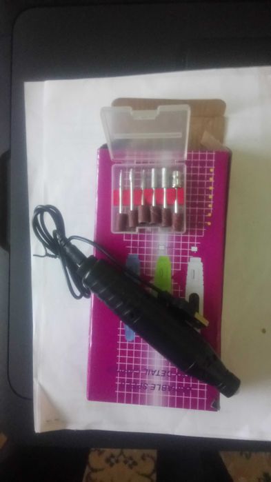 Elektryczny pilnik do paznokci