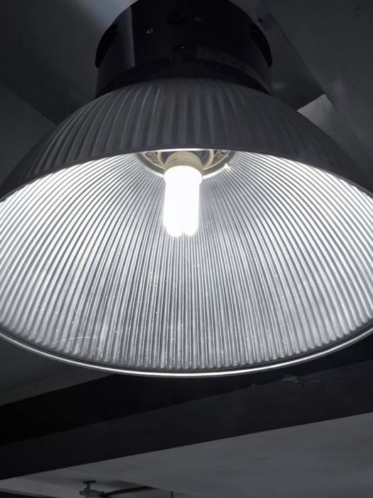 Candeeiro industrial