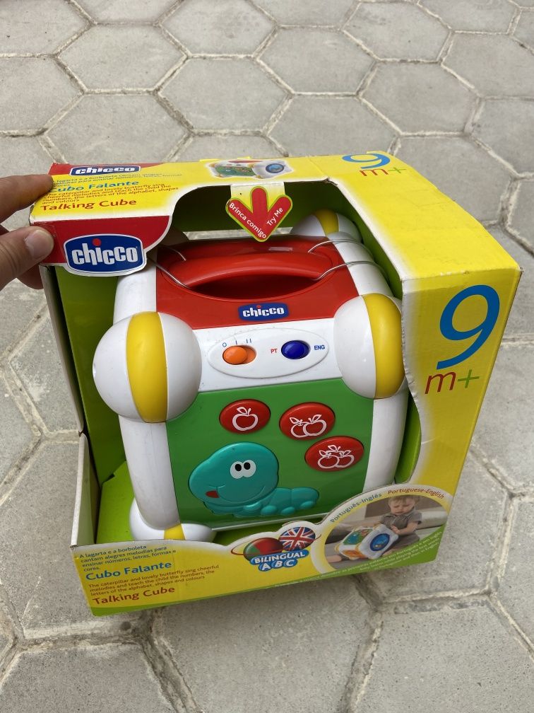 Brinquedo cubo falante Chicco