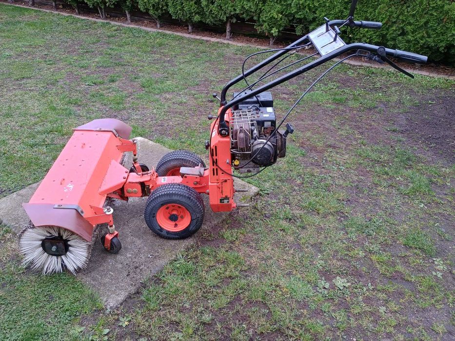 Zamiatarka Spalinowa Hako Napęd Kawasaki 5 km