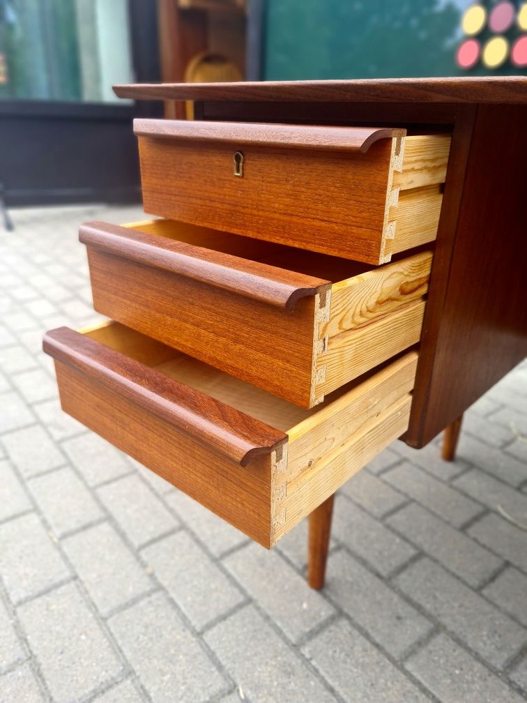 Biurko tekowe,wolnostojące,duński design,Dania lata 60/70,Mid century