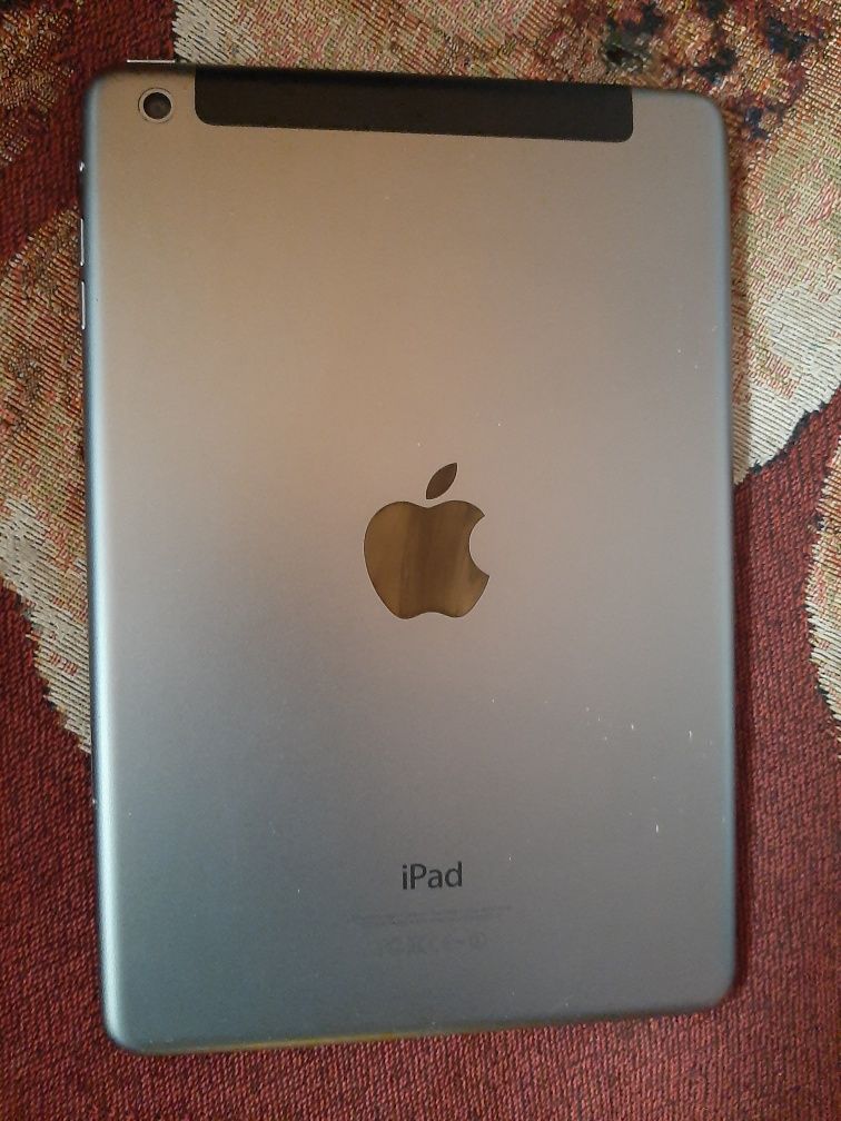 Продам Ipad mini 2