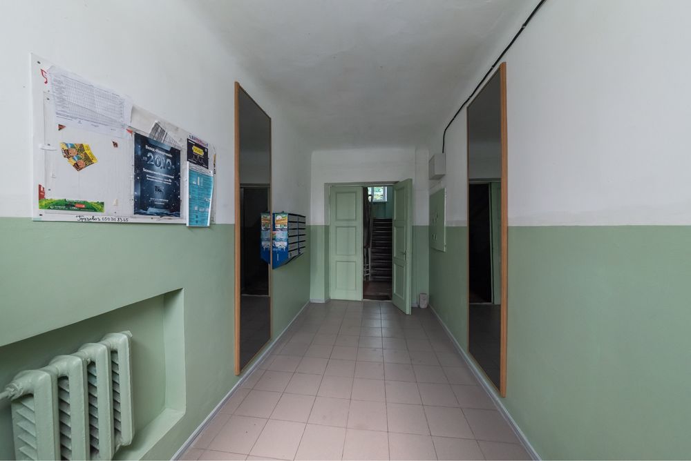 Без % Продається  шикарна квартира , 3 кімнати . Урядовий квартал .