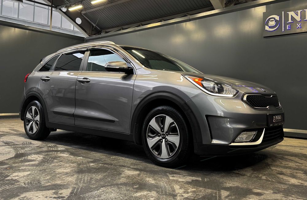 Продам гібридну Kia Niro 2017, 1.6 (HEV)