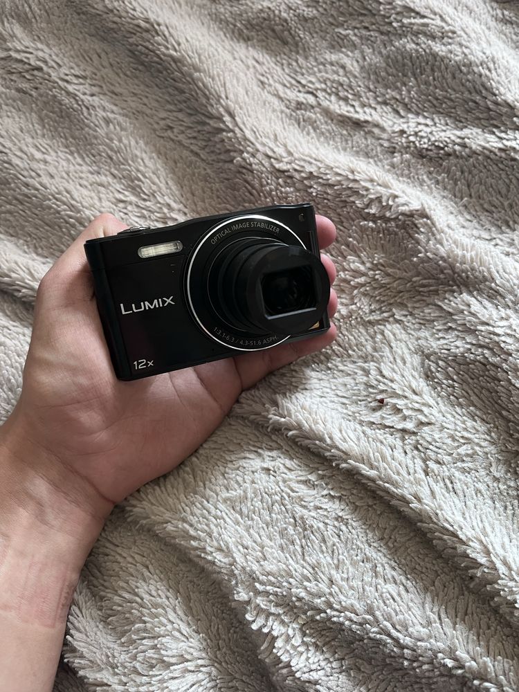 Aparat Lumix 12x