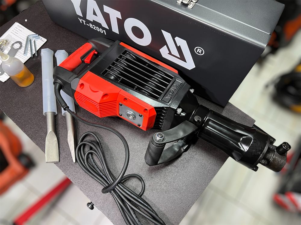 Отбойный молоток Yato YT-82001 На 1600 Вт 65 Дж