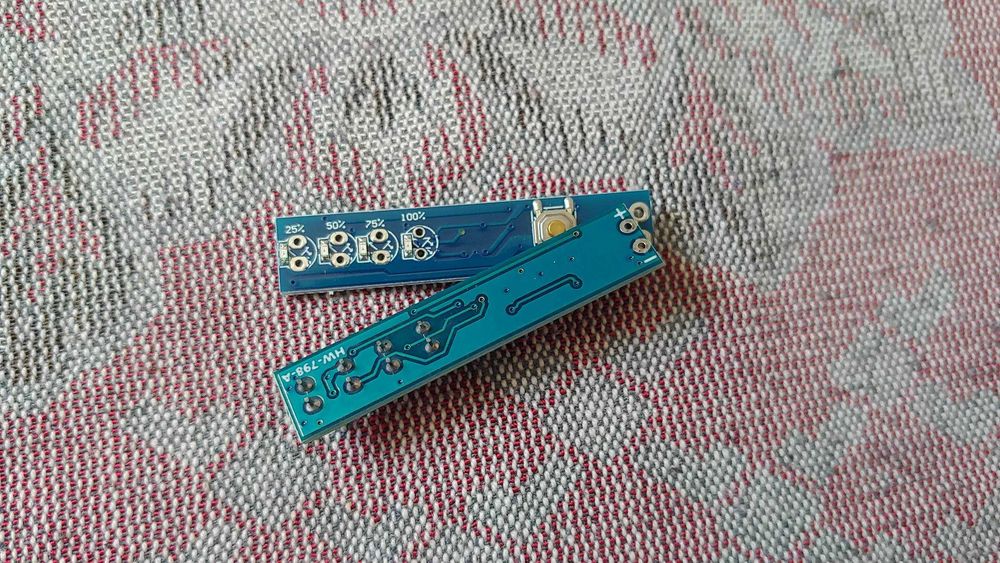 Индикатор заряда батареи аккумулятора свет Li-Ion 4.2v 25-100% новая