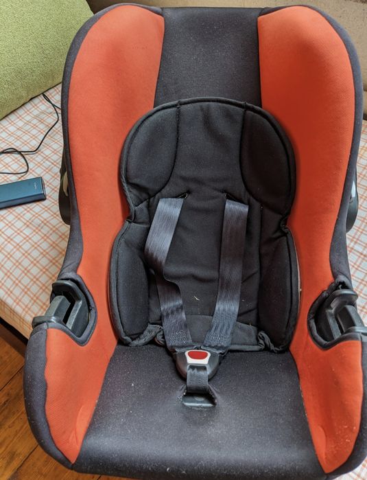 Продам дитяче автокрісло 0-6 міс