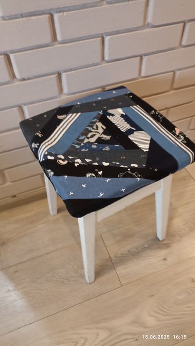 Чохли  ( сидушки) на квадратні табуретки