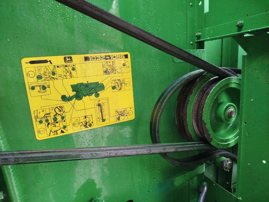 Комбайн зернозбиральний John Deere 1052, 1055