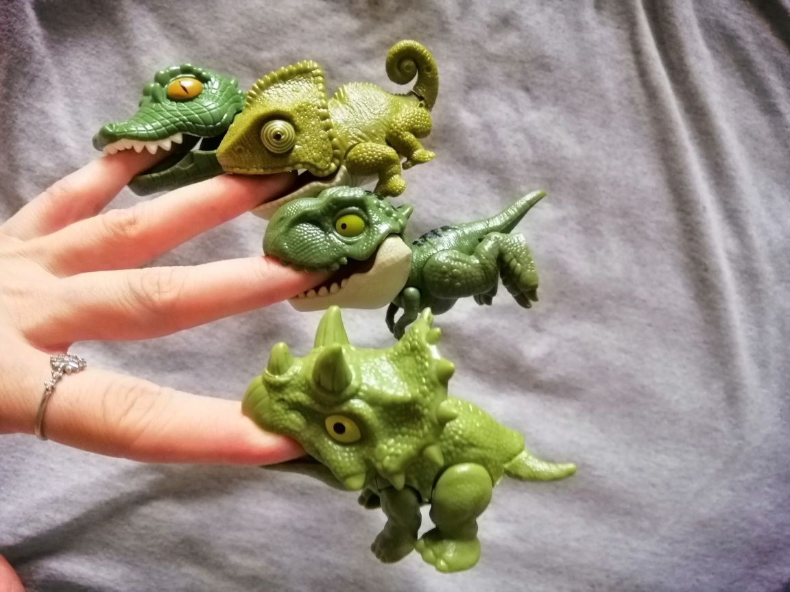 Интерактивная игрушка фигурка кусающий динозавр