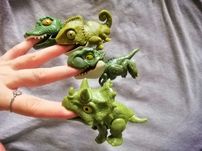 Интерактивная игрушка фигурка кусающий динозавр