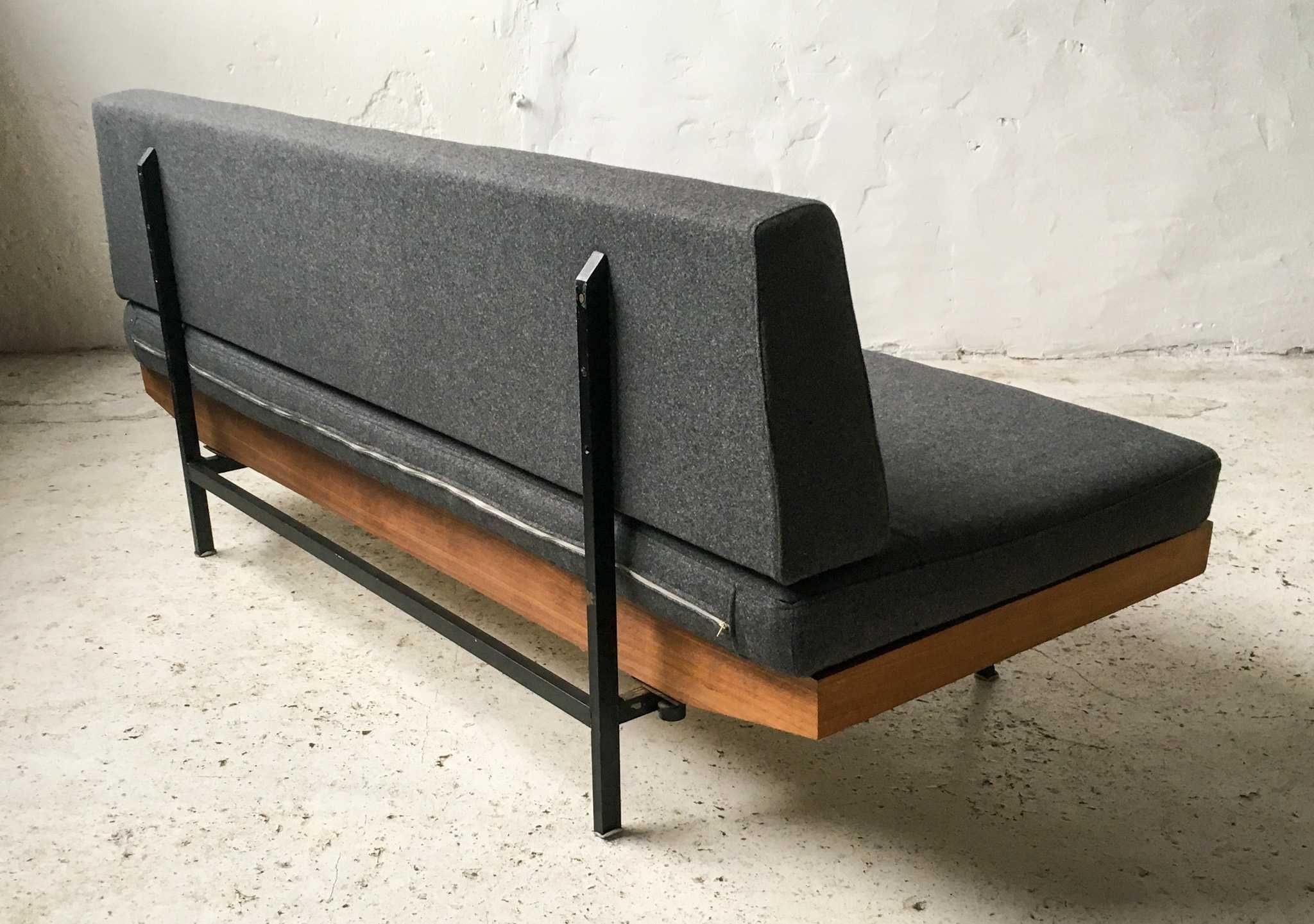 Włoska industrialna sofa leżanka lata 50 vintage design