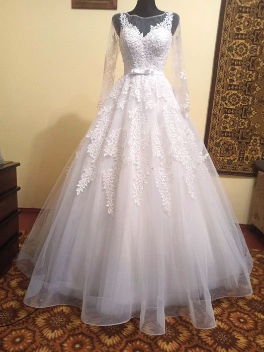 Неперевершена Весільна сукня