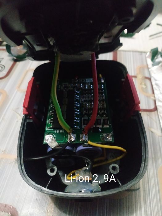 Шуруповерт Skil 14,4V Li-ion