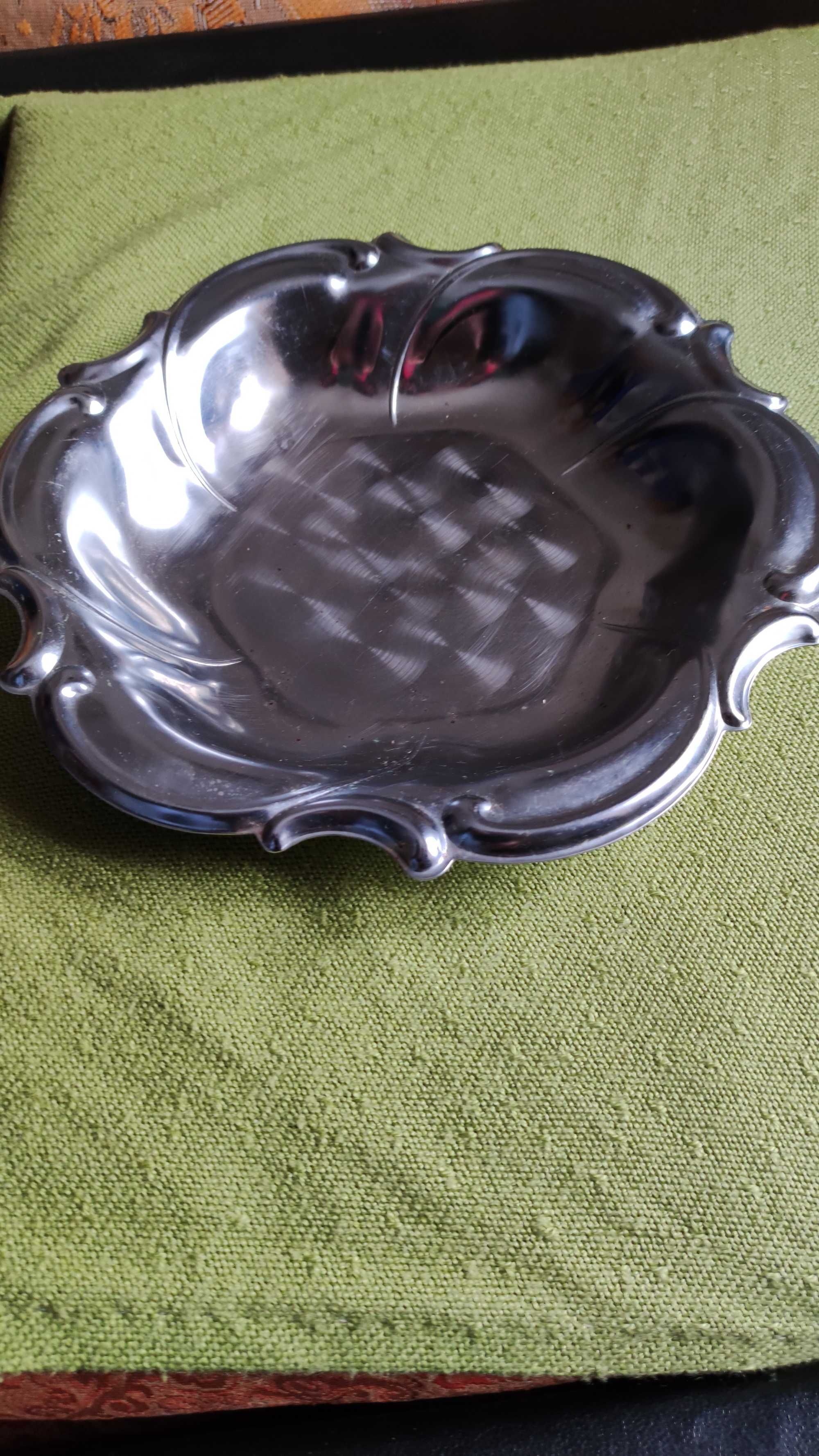Patera ozdobna ze stali nierdzewnej z epoki PRL-u
