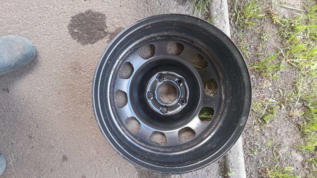 Диски  Рено-Дастер R16 5x114.3 діа 66.1