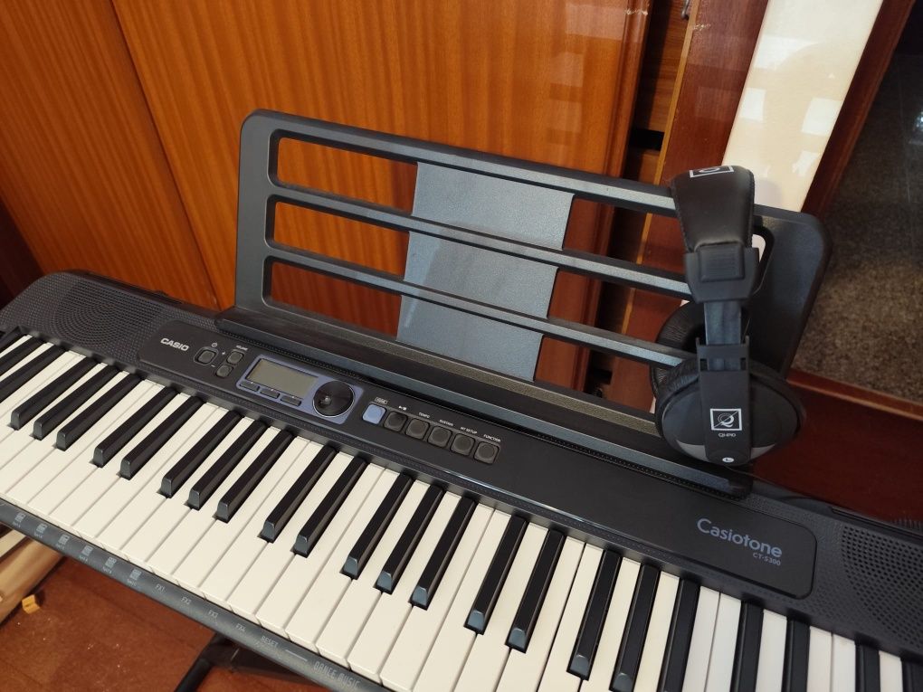 Teclado Cassio CT-S300