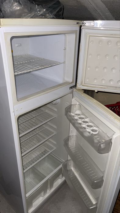 vende - se Frigorífico em bom estado