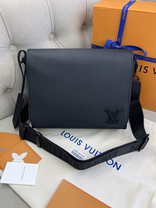 Кожаный мессенджер Louis Vuitton черная плечевая сумка Луи Виттон c809