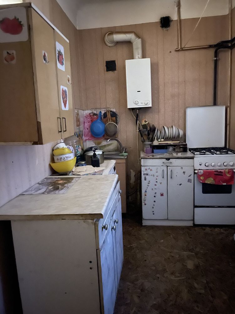 Продам 2комнаты в 3-х кв район Рабочей
