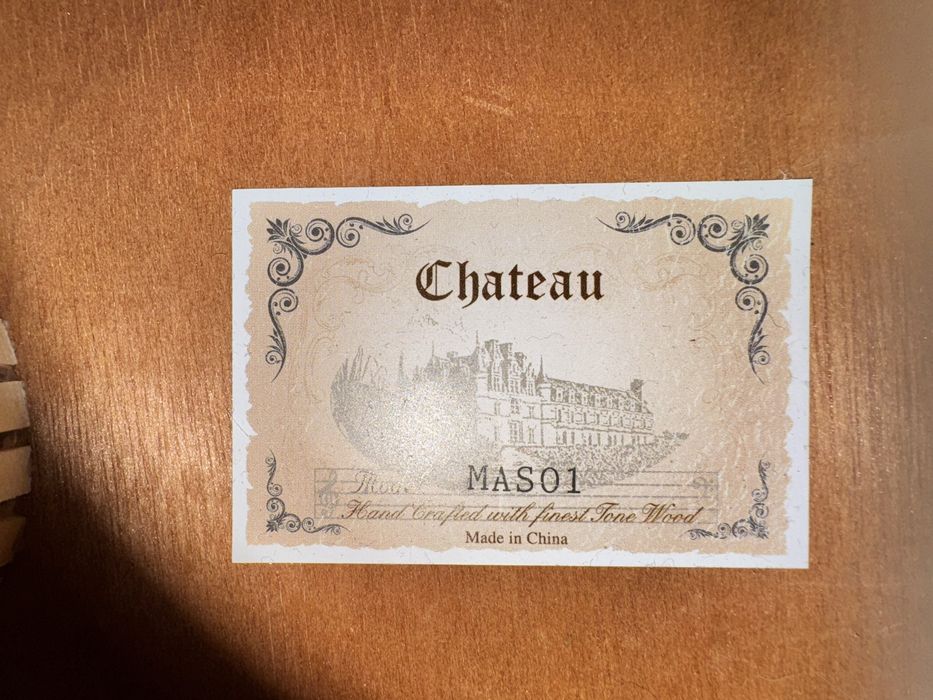 Ukulele Chateau MAS01 futerał Ever Pay i uchwyt Aroma