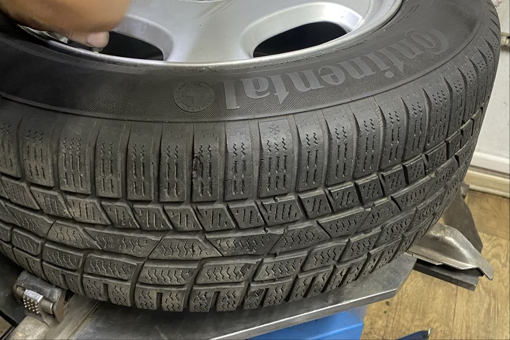 215/60/16 2019 Continental