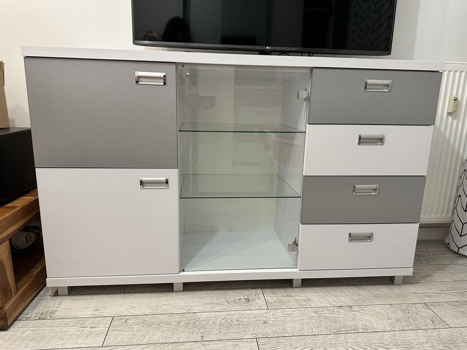 Komoda z witryną szufladami 160x100 cm robiona na zamówienie,