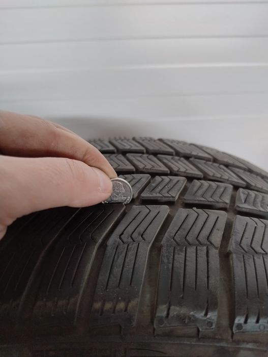 Автошини  Barum Polaris 225/45 R17 зимові.