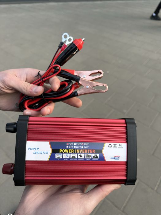 Автомобильный инвертор Power Inverter 12V/24V → 220V
