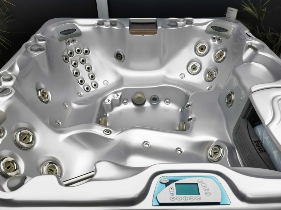 Jacuzzi balia na prąd z USA i Canady po Serwisie Renowacji Transport