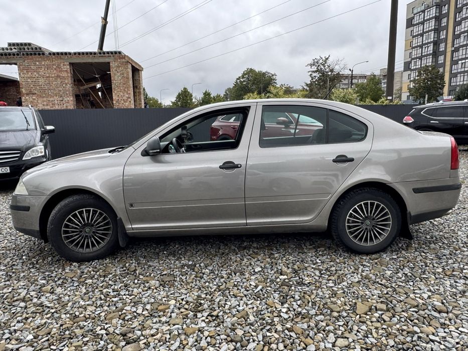 Продам Шкоду Октавію 2010 рік 1.4 бендзин