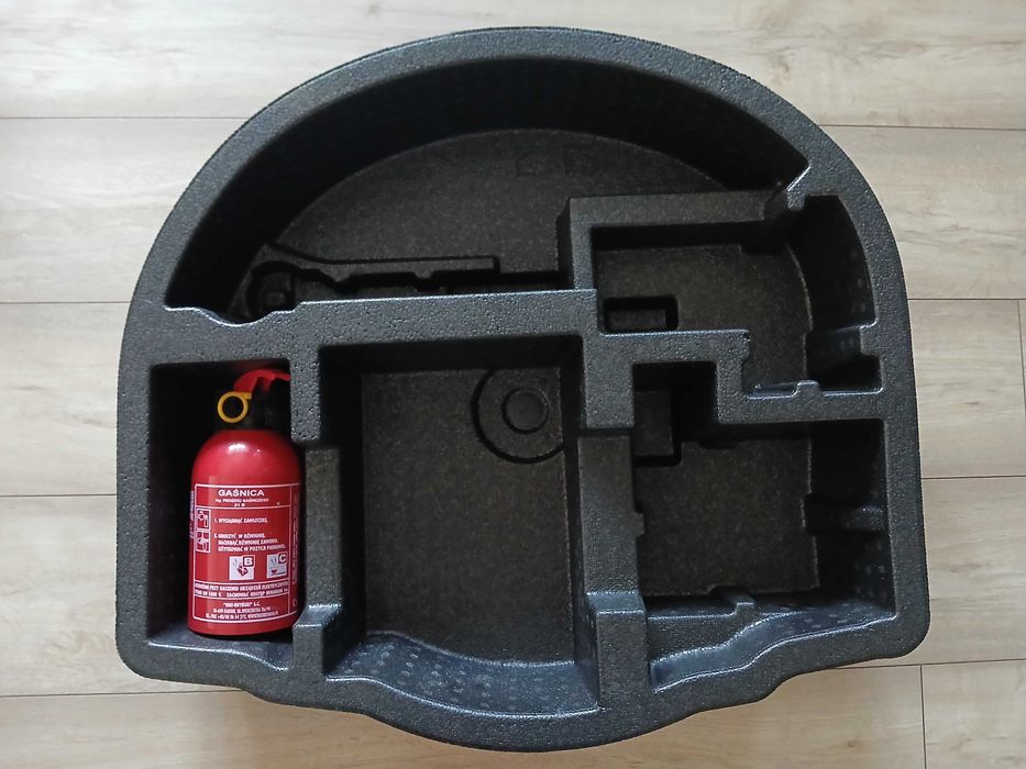 Styropianowy oryginalny wkład KOŁA ZAPASOWEGO TOYOTA YARIS CROSS