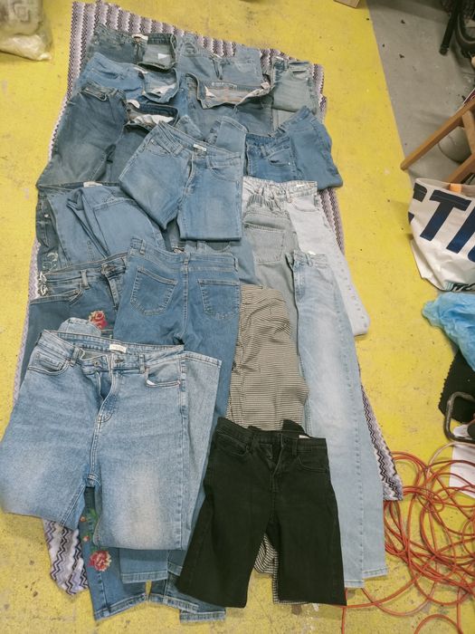 Spodnie jeansy damskie 29szt.