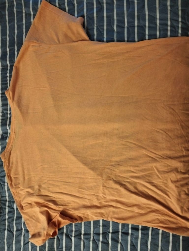 T-shirt oversize cor de laranja estampada da Primark