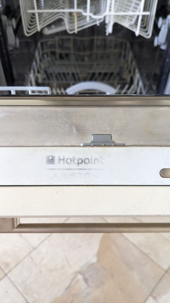 Посудомийна машина Hotpoint Ariston вбудована