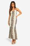 Sukienka maxi Boohoo w print snake idealna na wyjątkowe okazje!